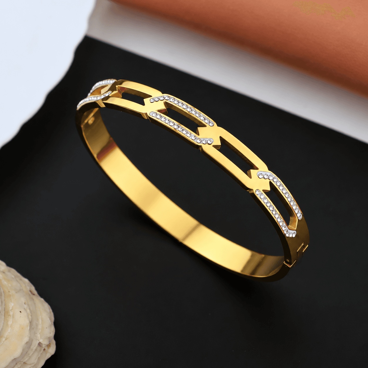 Aurelia Link Bangle