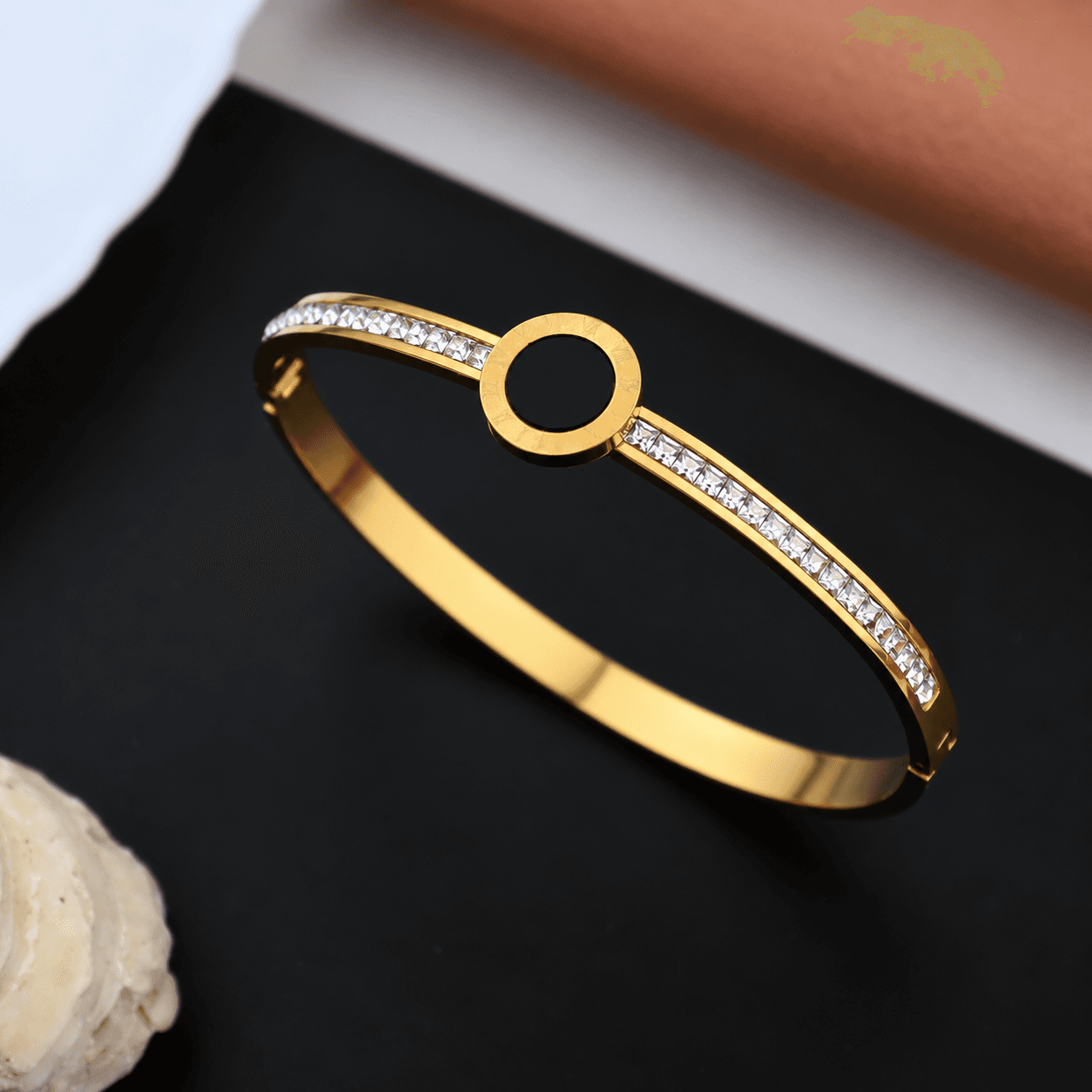 Celeste Circle Bangle