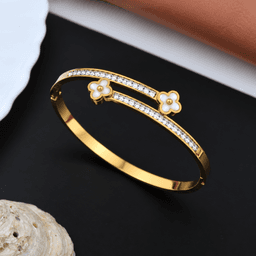 Ivory Clover Sparkle Bracelet thumbnail 1