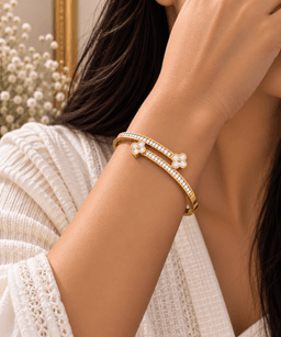 Ivory Clover Sparkle Bracelet thumbnail 2