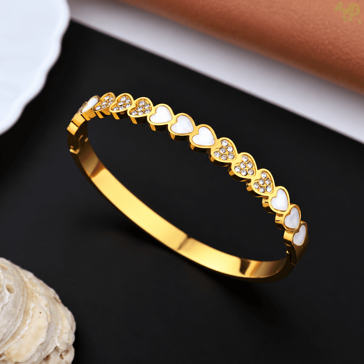 Amora Heartline Bangle