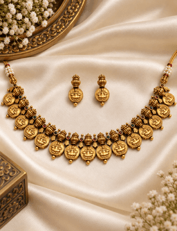 Lakshmi Kasu Heritage Necklace Set model thumbnail 1