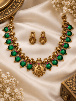 Haritha Lakshmi Necklace thumbnail 1