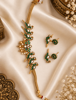 Mayurika Emerald Necklace Set thumbnail 1