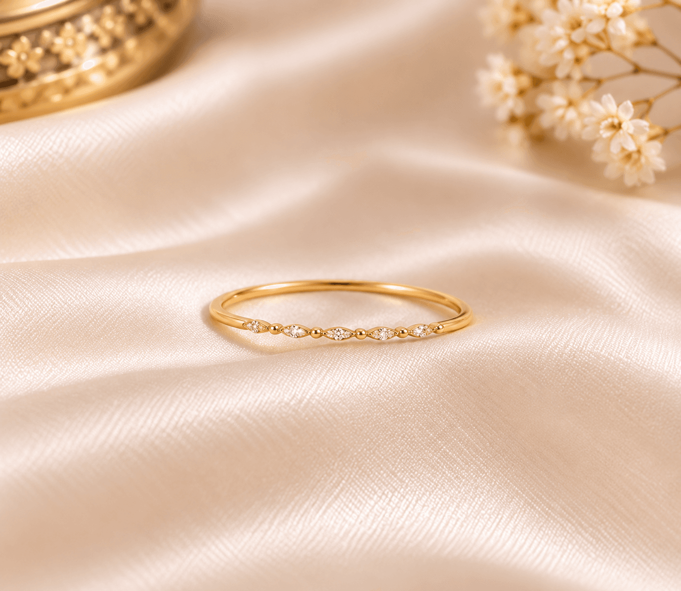 Elara Petite Spark Ring